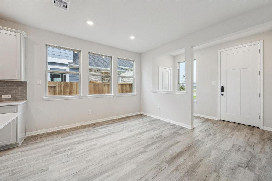 Spacious, unfurnished interior of a new home in Elyson, Katy (Image 17).