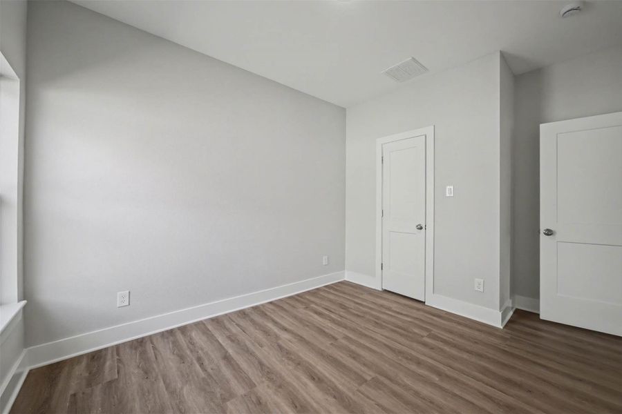 Spacious, unfurnished interior of a new home in , Dickinson (Image 29).