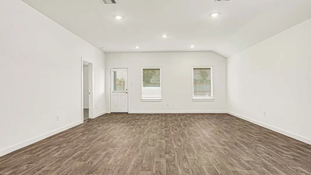 Spacious, unfurnished interior of a new home in Evergreen, Rosenberg (Image 11). Spacious, unfurnished interior of a new home in Evergreen, Rosenberg (Image 11).