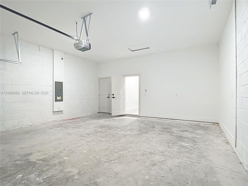 Spacious, unfurnished interior of a new home in , Port Charlotte (Image 31).