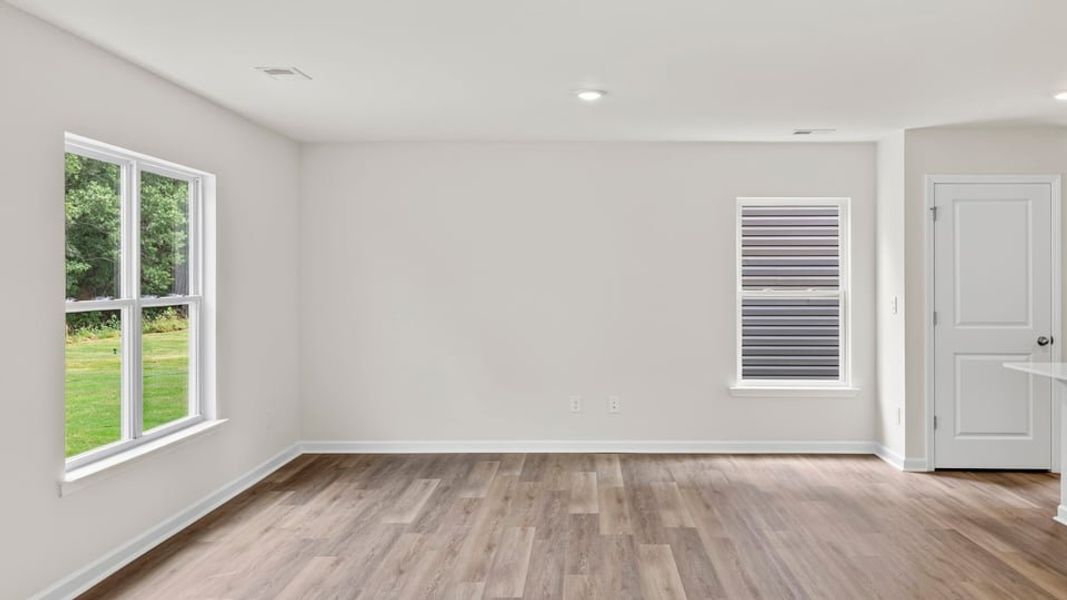 Spacious, unfurnished interior of a new home in Durbin Meadows, Fountain Inn (Image 24).