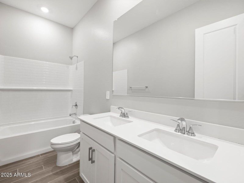 Bath 2 Double Sinks Bath 2 Double Sinks