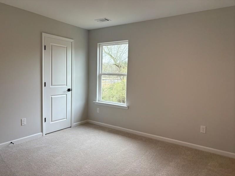 Spacious, unfurnished interior of a new home in Cedar Farms, Winder (Image 18).