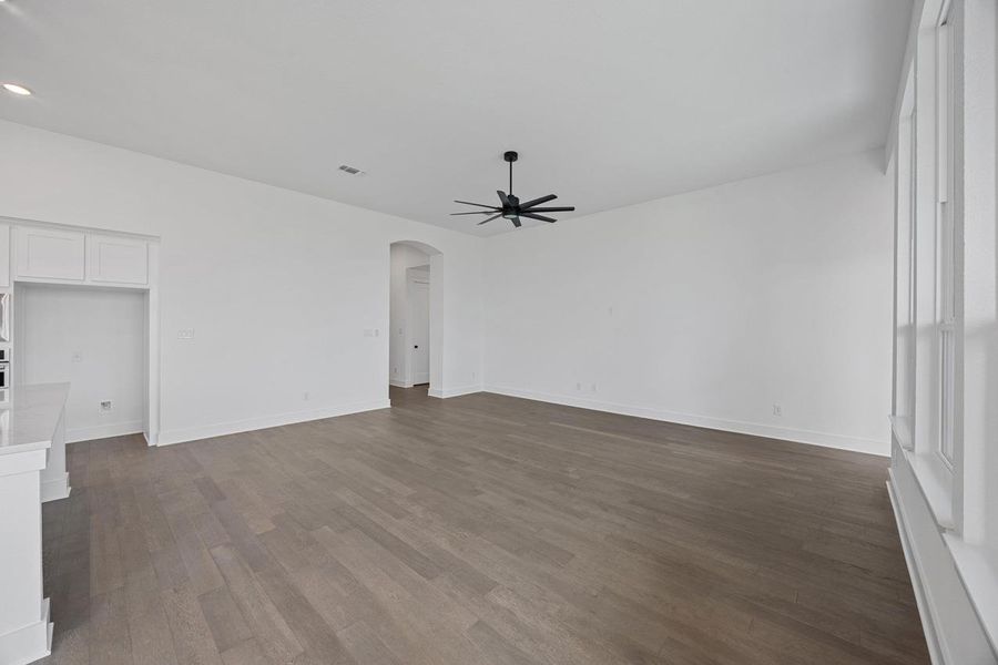 Spacious, unfurnished interior of a new home in Flora, Hutto (Image 22).