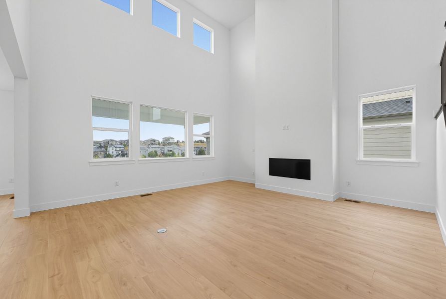 Spacious, unfurnished interior of a new home in Trailstone, Arvada (Image 11).