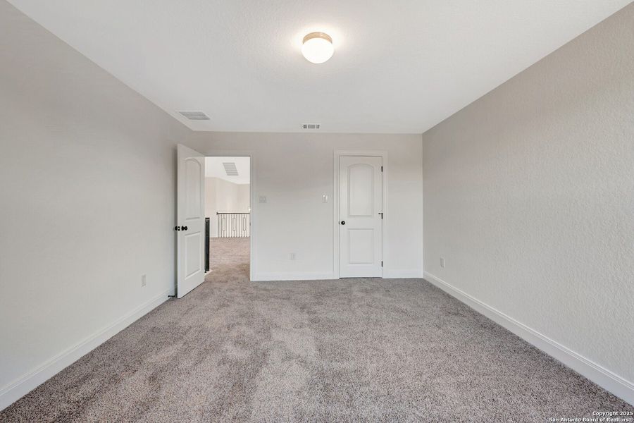 Spacious, unfurnished interior of a new home in Everly Estates, San Antonio (Image 11). Spacious, unfurnished interior of a new home in Everly Estates, San Antonio (Image 11).
