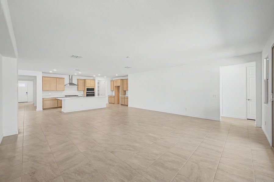 Spacious, unfurnished interior of a new home in Miravida, Surprise (Image 9).