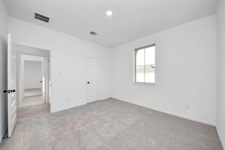 Spacious, unfurnished interior of a new home in Elyson, Katy (Image 18).