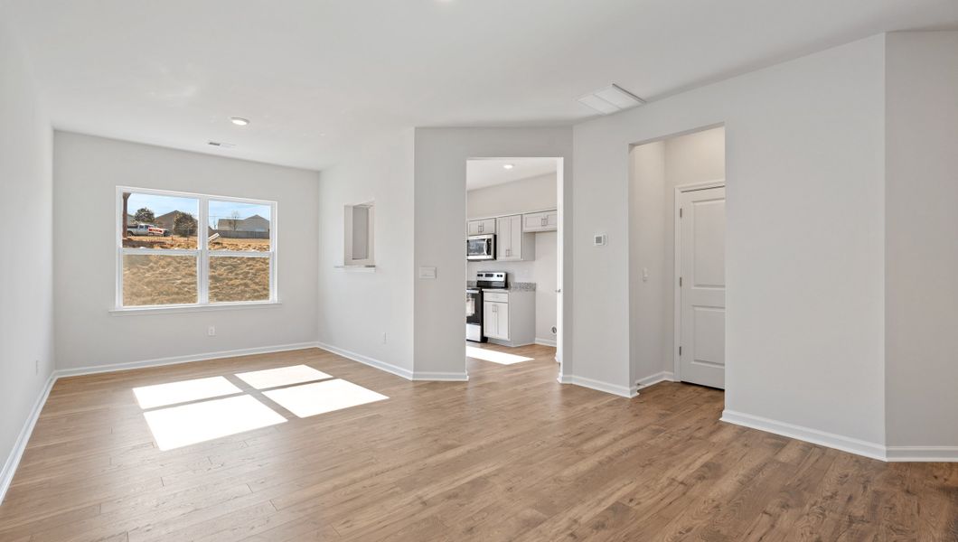 Spacious, unfurnished interior of a new home in Covington Village, Greer (Image 15).