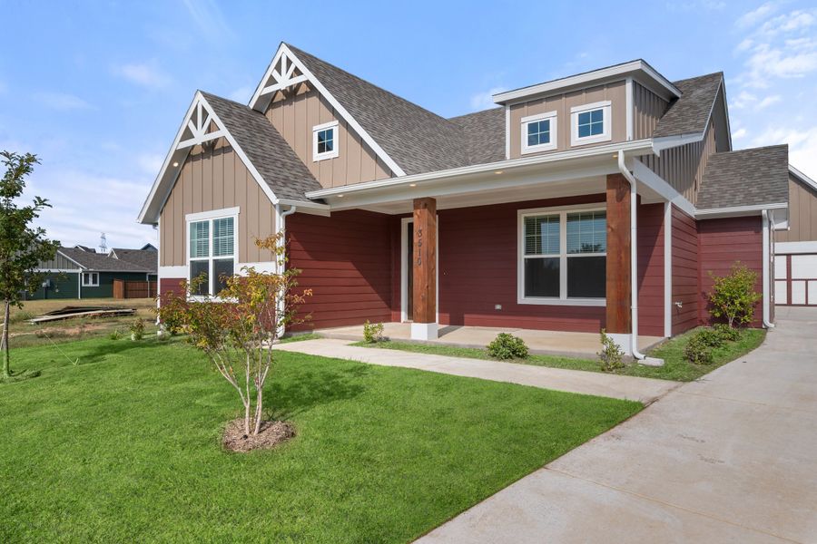 Front exterior of a new home in Heritage Towne, Midlothian, TX, highlighting curb appeal (Image 17). Front exterior of a new home in Heritage Towne, Midlothian, TX, highlighting curb appeal (Image 17).