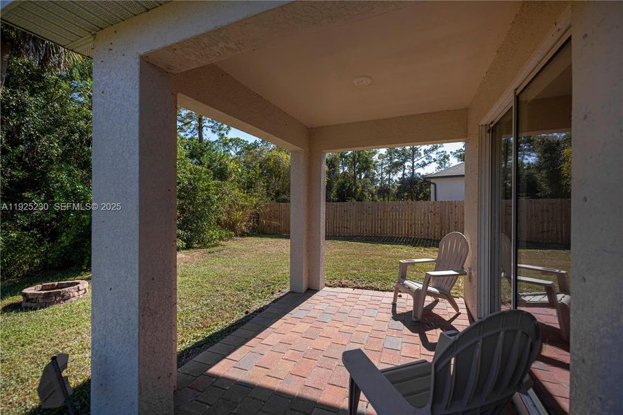 Exterior details and patio area of a home in , Labelle (Image 26).