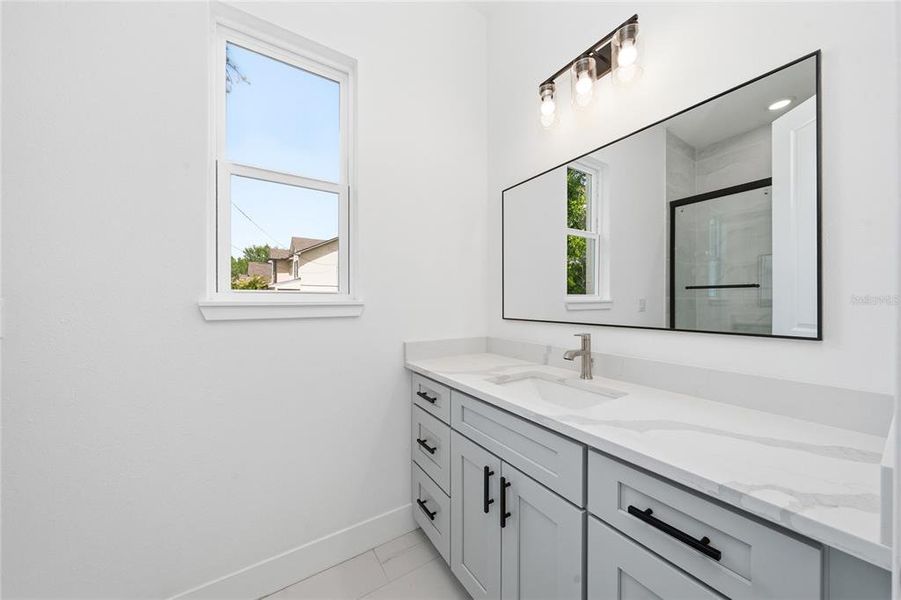 Furnished interior view inside a new home in , Orlando (Image 10).