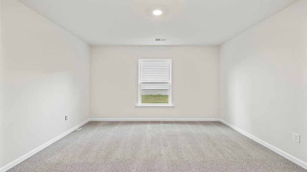 Spacious, unfurnished interior of a new home in Hunters Ridge, Woodruff (Image 22).