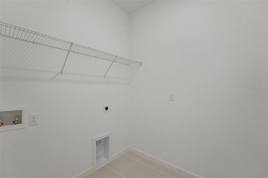 Spacious, unfurnished interior of a new home in Willowbrook North, Winter Haven (Image 21).