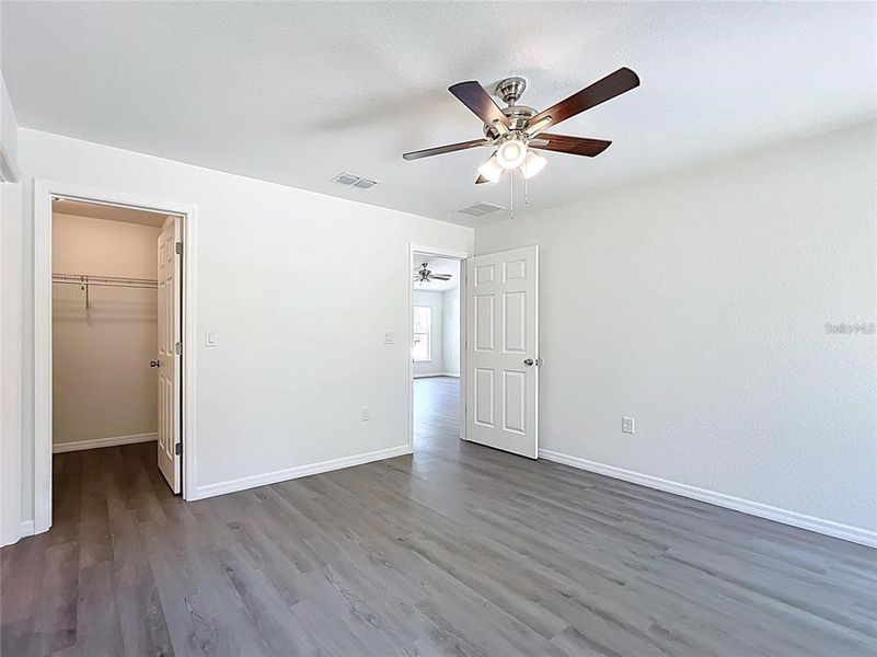 Spacious, unfurnished interior of a new home in , Dunnellon (Image 22).