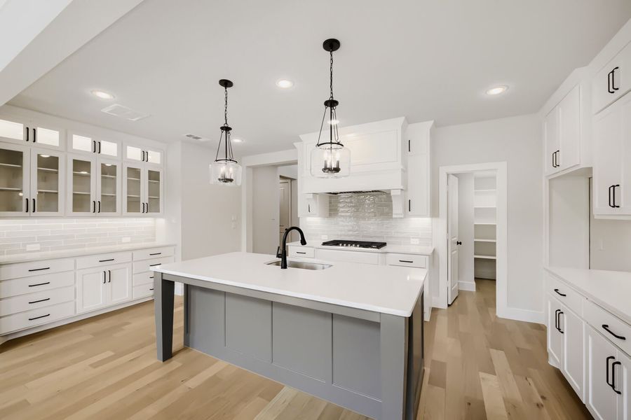1281 White Pine - Kitchen 1281 White Pine - Kitchen