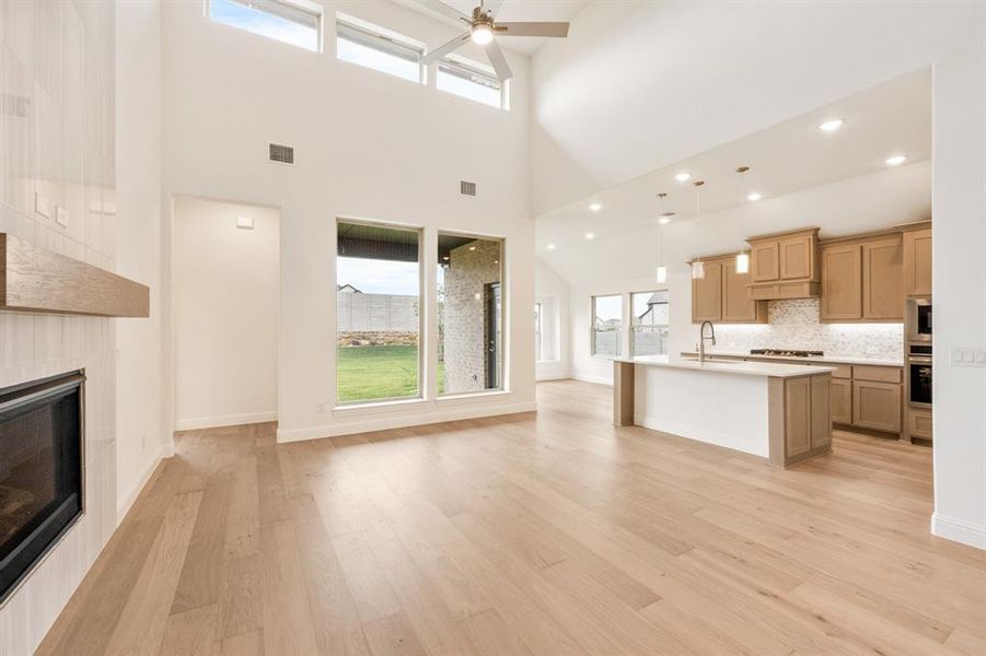 Spacious, unfurnished interior of a new home in Painted Tree Woodland District 50, McKinney (Image 27). Spacious, unfurnished interior of a new home in Painted Tree Woodland District 50, McKinney (Image 27).