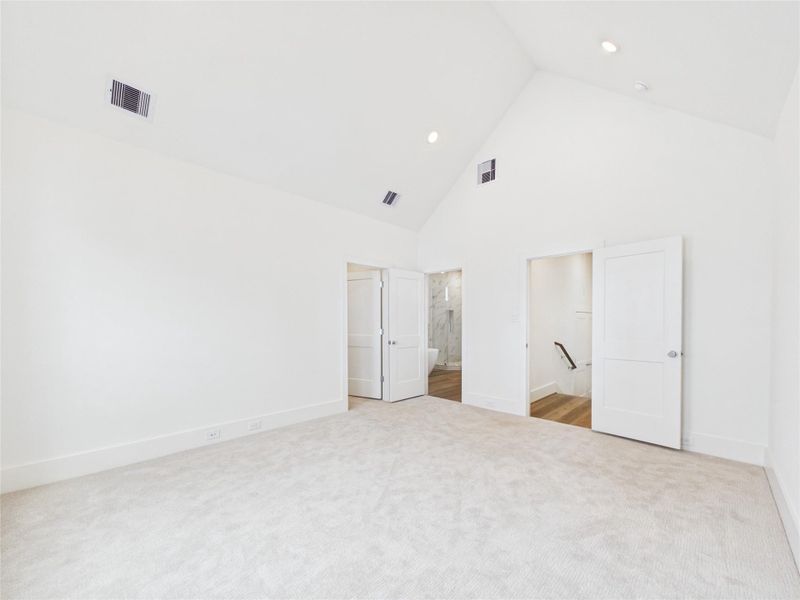 Spacious, unfurnished interior of a new home in , Houston (Image 22).