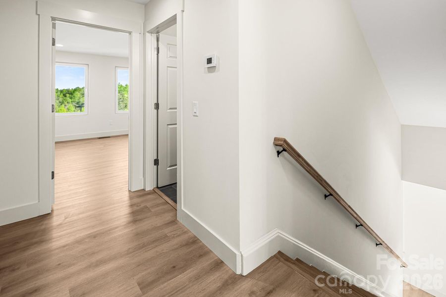 Spacious, unfurnished interior of a new home in , Alexander (Image 25).