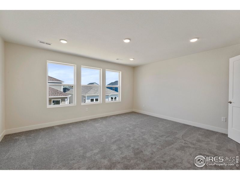 Spacious, unfurnished interior of a new home in Bloom, Fort Collins (Image 12).