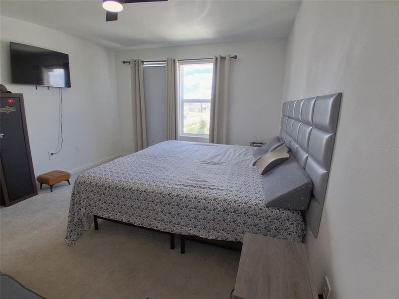 Furnished interior view inside a new home in Hunt Club Groves, Lake Wales (Image 38).