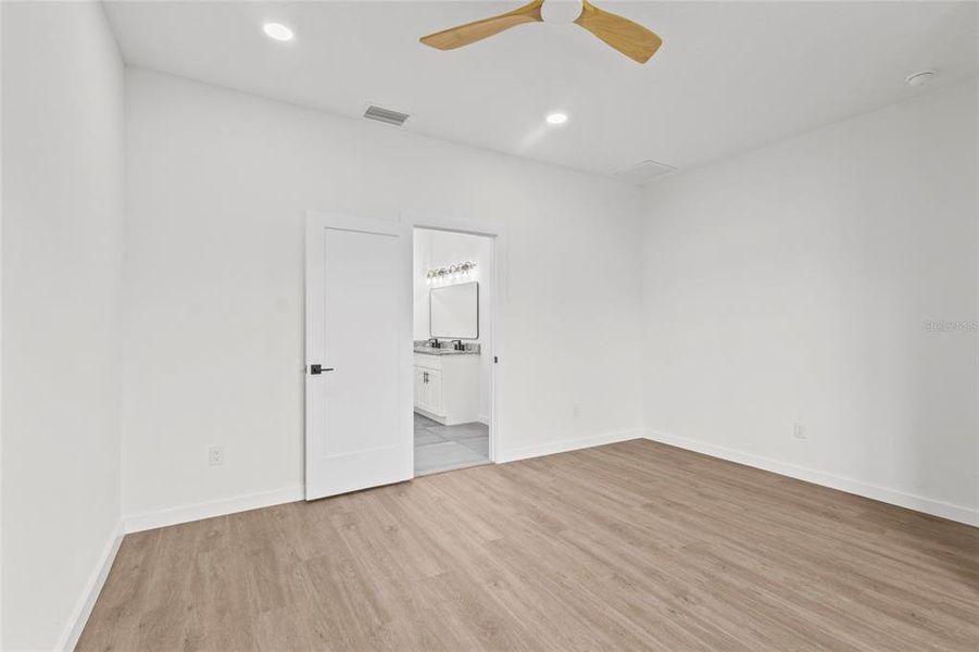 Spacious, unfurnished interior of a new home in , Punta Gorda (Image 17).