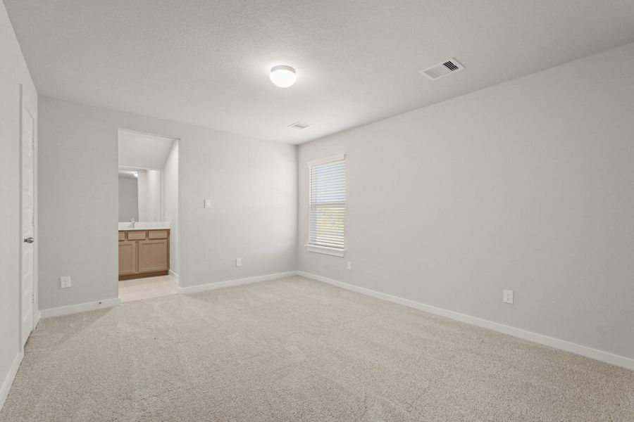 Spacious, unfurnished interior of a new home in Briarwood Crossing, Rosenberg (Image 16). Spacious, unfurnished interior of a new home in Briarwood Crossing, Rosenberg (Image 16).