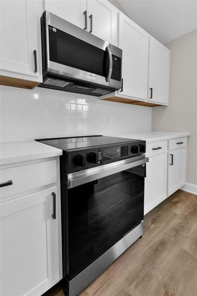 Close-up of interior finishes inside a home in , North Port (Image 12). Close-up of interior finishes inside a home in , North Port (Image 12).