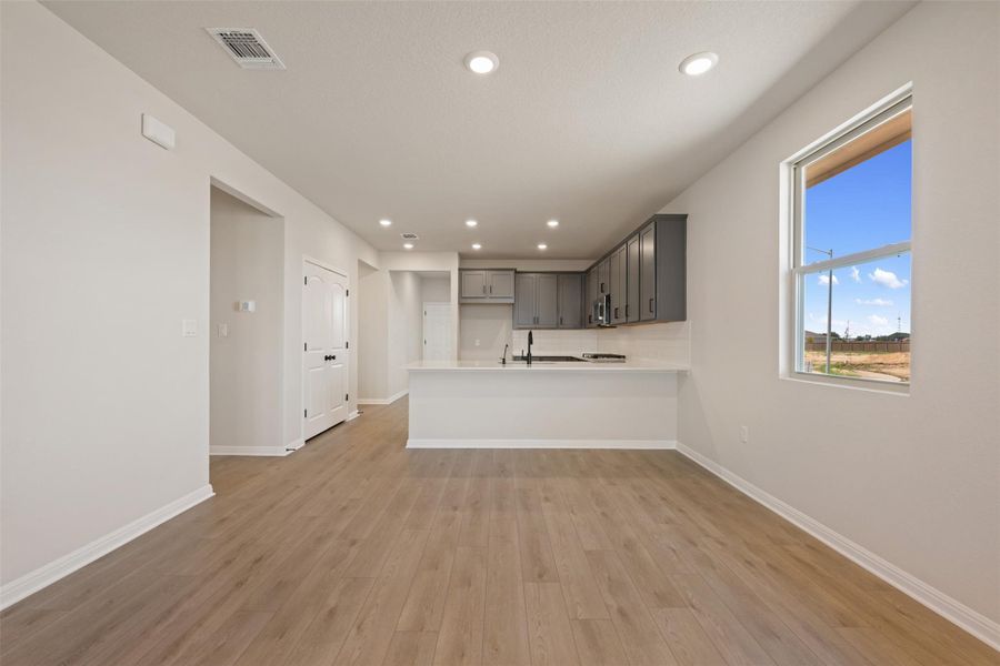 Image 37 of a home in Rolling Glen. Image 37 of a home in Rolling Glen.