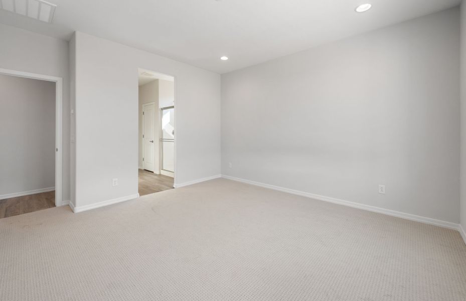 Spacious, unfurnished interior of a new home in Soleo, San Tan Valley (Image 21).