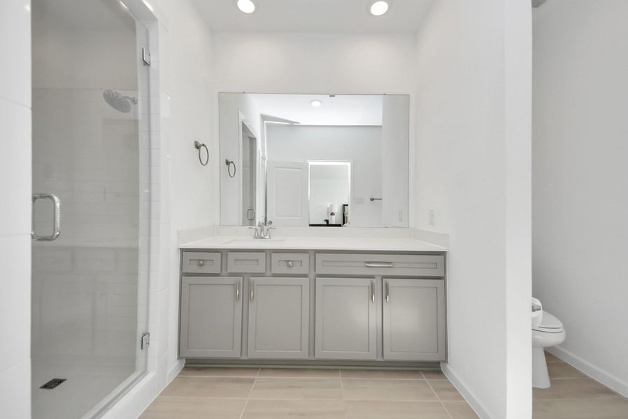 Furnished interior view inside a new home in Cross Creek Ranch, Fulshear (Image 13).