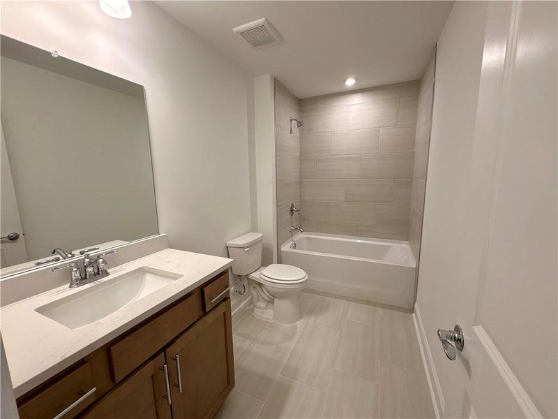 Furnished interior view inside a new home in Riversprings, Dacula (Image 16). Furnished interior view inside a new home in Riversprings, Dacula (Image 16).