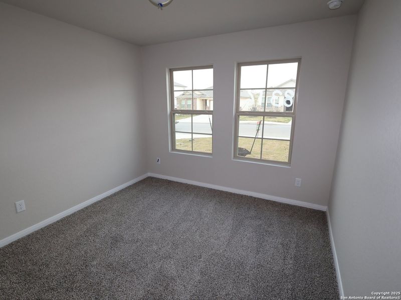 Spacious, unfurnished interior of a new home in Agave, San Antonio (Image 26).