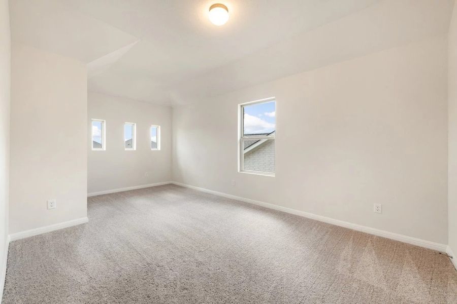 Spacious, unfurnished interior of a new home in Lariat, Liberty Hill (Image 22).
