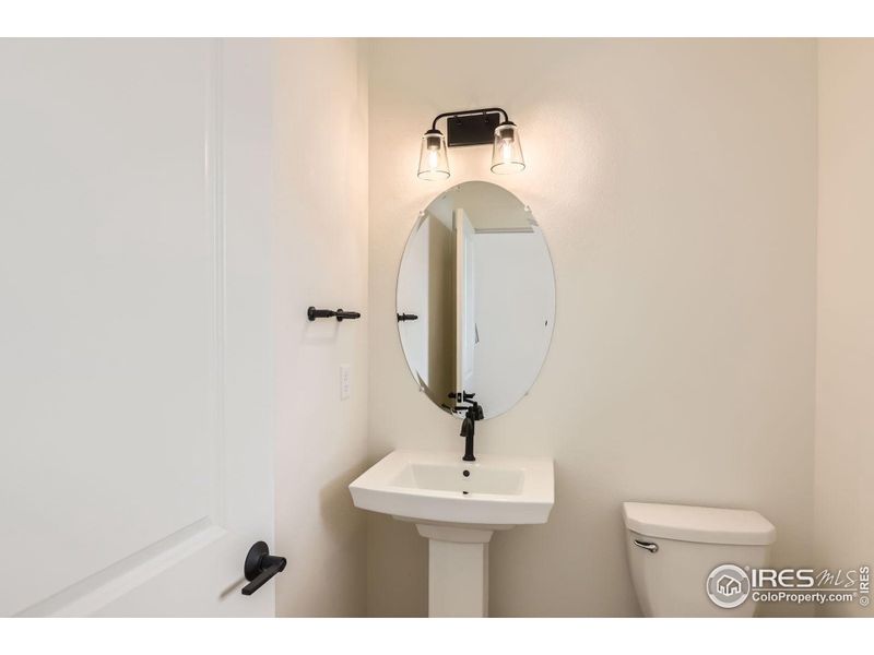 Image 26 of a home in Barefoot Lakes.