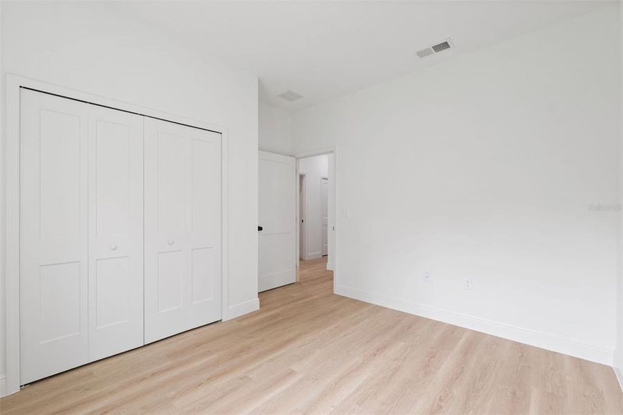 Spacious, unfurnished interior of a new home in , Ocala (Image 16).