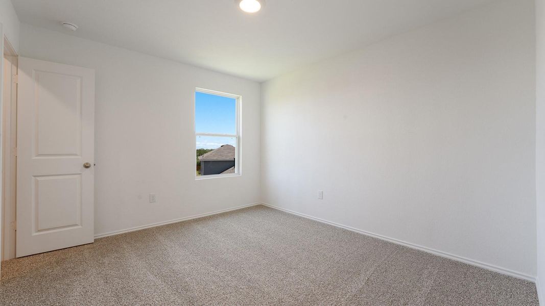 Spacious, unfurnished interior of a new home in Durango, Mustang Ridge (Image 13).
