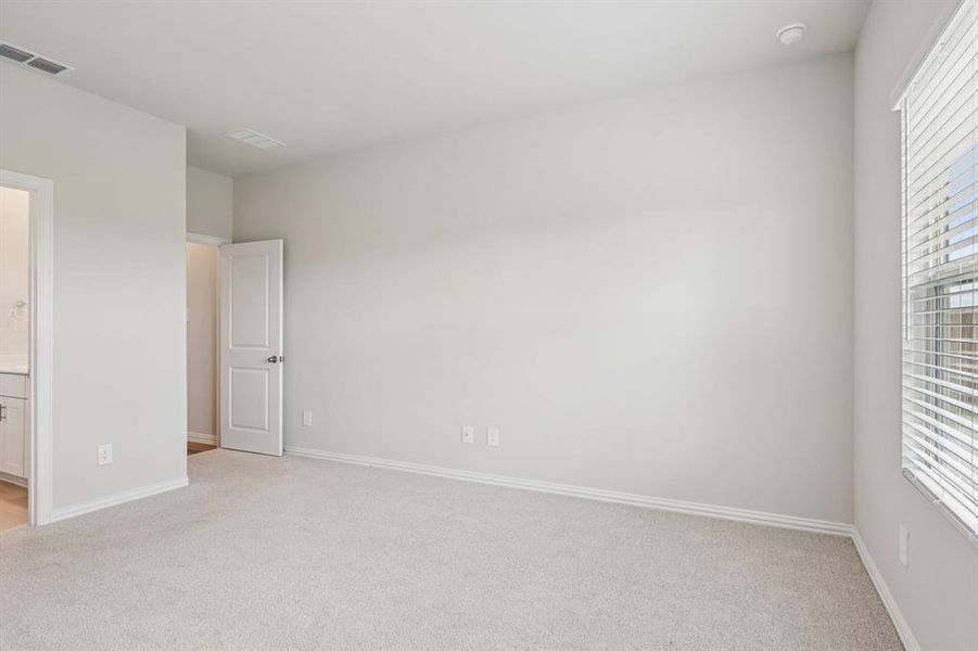 Spacious, unfurnished interior of a new home in River Ridge, Crandall (Image 32).