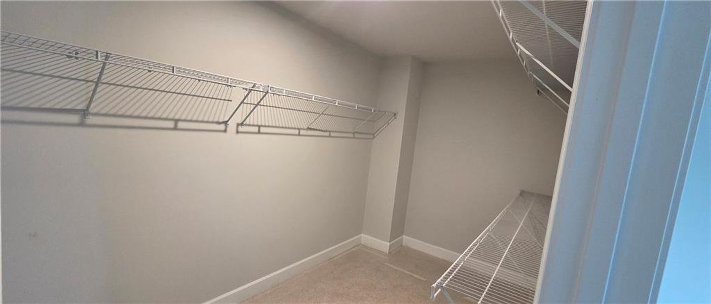 Spacious, unfurnished interior of a new home in Oakwood, Cumming (Image 7).