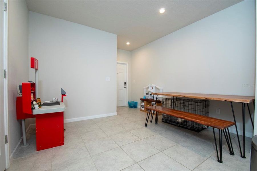 Furnished interior view inside a new home in , Bradenton (Image 8).