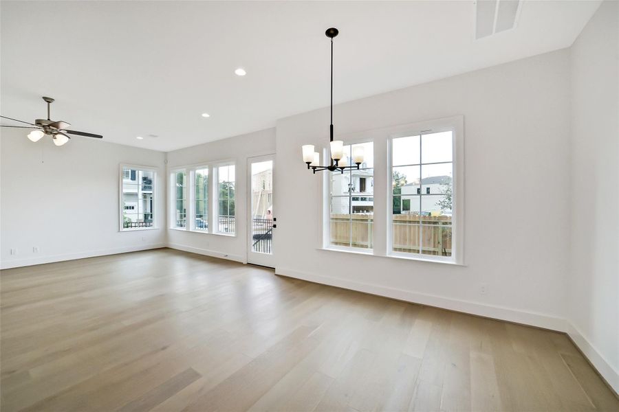 Spacious, unfurnished interior of a new home in Reserve in Memorial, Houston (Image 41). Spacious, unfurnished interior of a new home in Reserve in Memorial, Houston (Image 41).