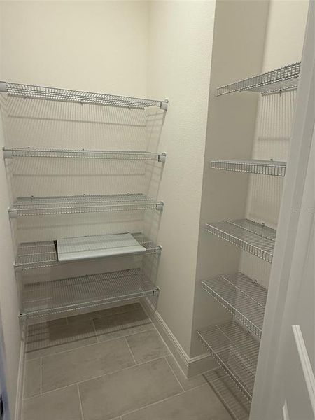 Spacious, unfurnished interior of a new home in , St. Cloud (Image 6).