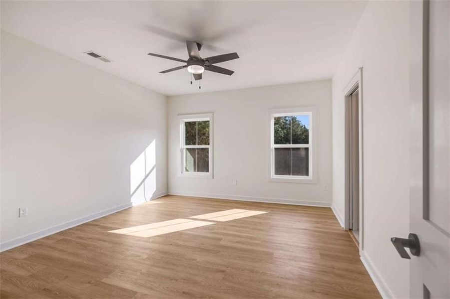 Spacious, unfurnished interior of a new home in , Waco (Image 11).