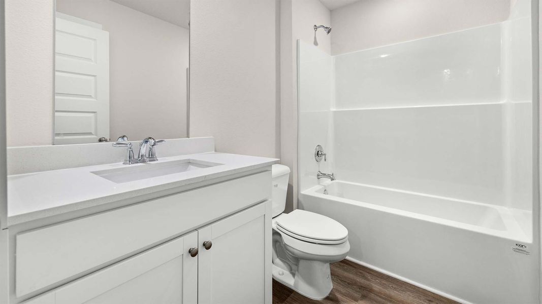 Furnished interior view inside a new home in Sunny Hills, Chipley (Image 11).