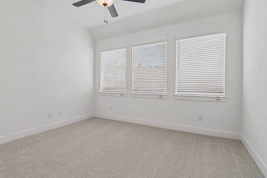 Spacious, unfurnished interior of a new home in Parkside on the River, Georgetown (Image 31).