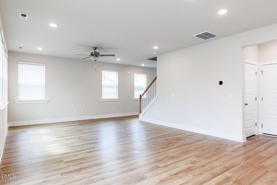 RDU_BeverlyPlace_Lot135_Redwood_QMI (14)