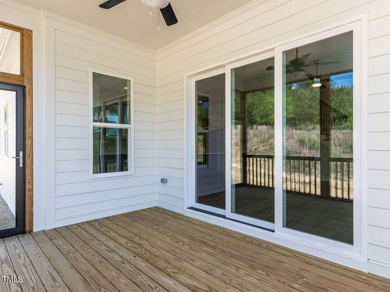 036-1280x960-porch 036-1280x960-porch