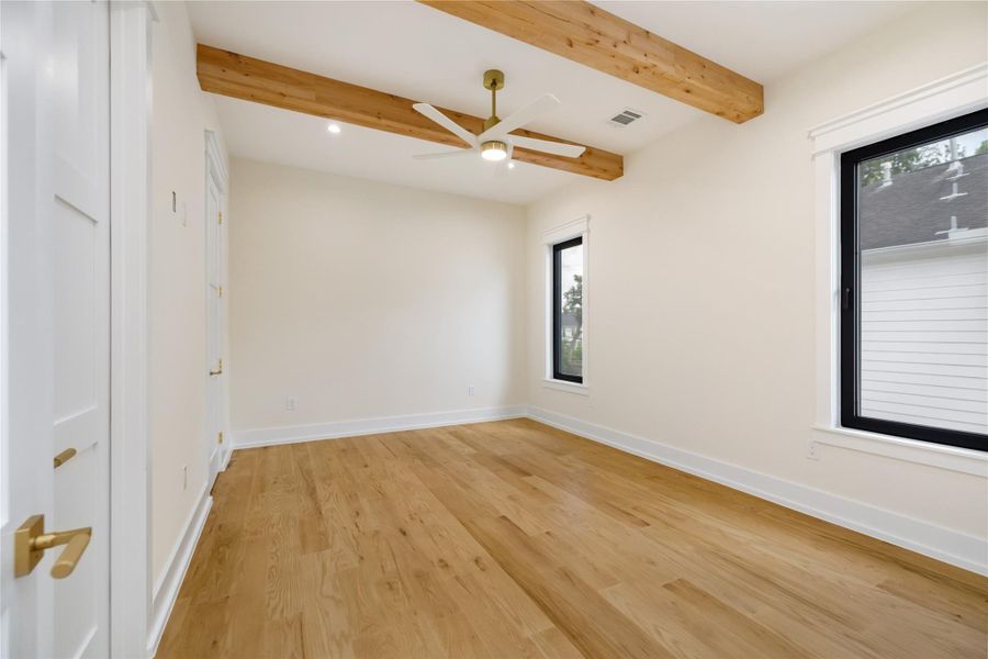 Spacious, unfurnished interior of a new home in , Houston (Image 22).