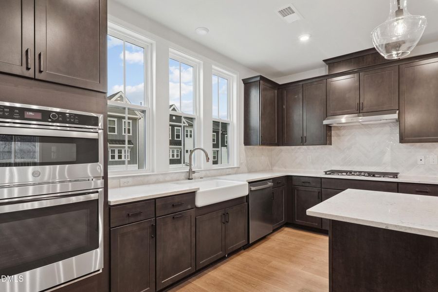 Twinleaf Townes 92_Kitchen 2_2.27.26_web Twinleaf Townes 92_Kitchen 2_2.27.26_web