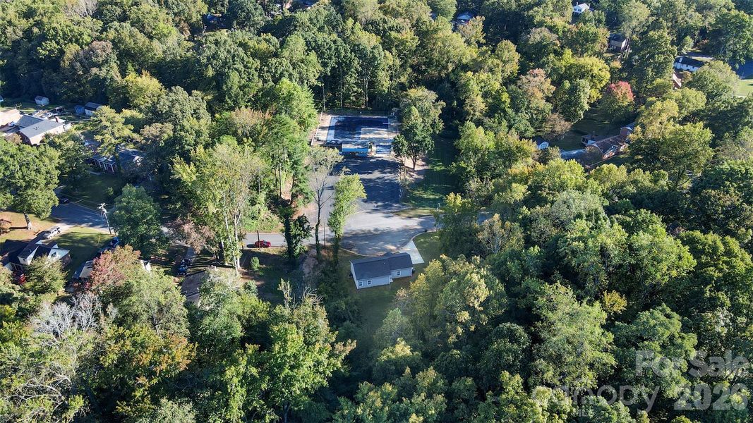 Natural landscape and outdoor views near  in Charlotte (Image 33).